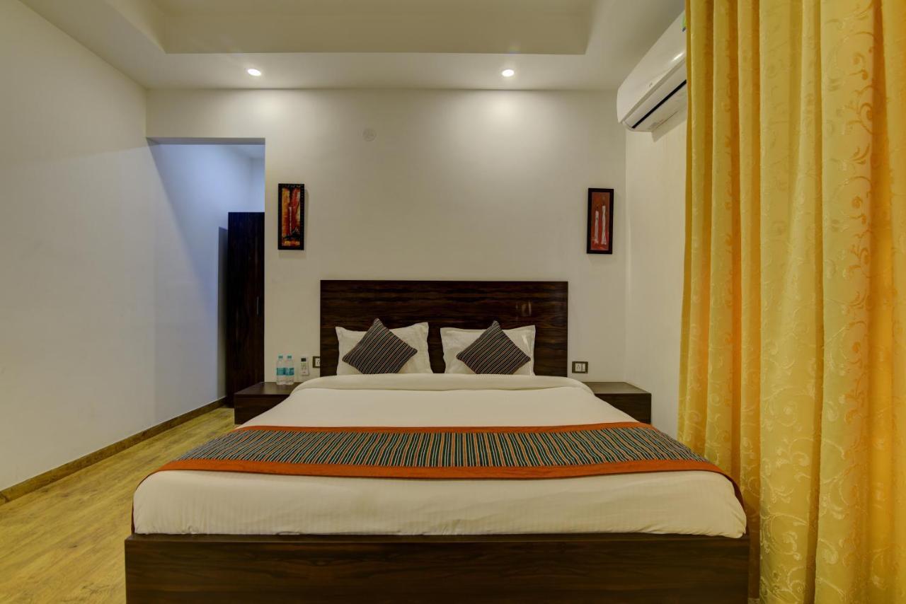 Country Inn Hotels & Resorts วรินดาวัน ภายนอก รูปภาพ