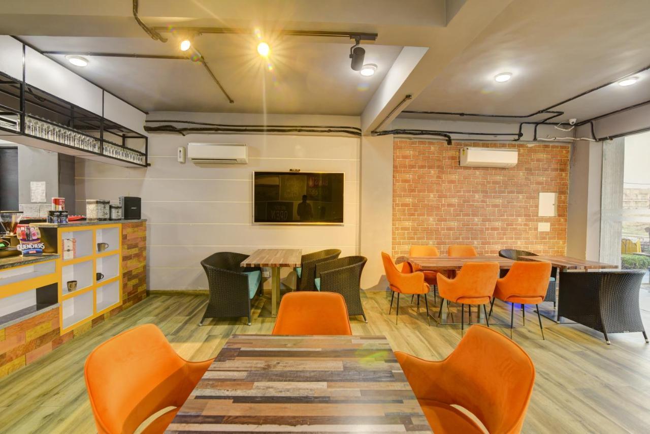 Country Inn Hotels & Resorts วรินดาวัน ภายนอก รูปภาพ