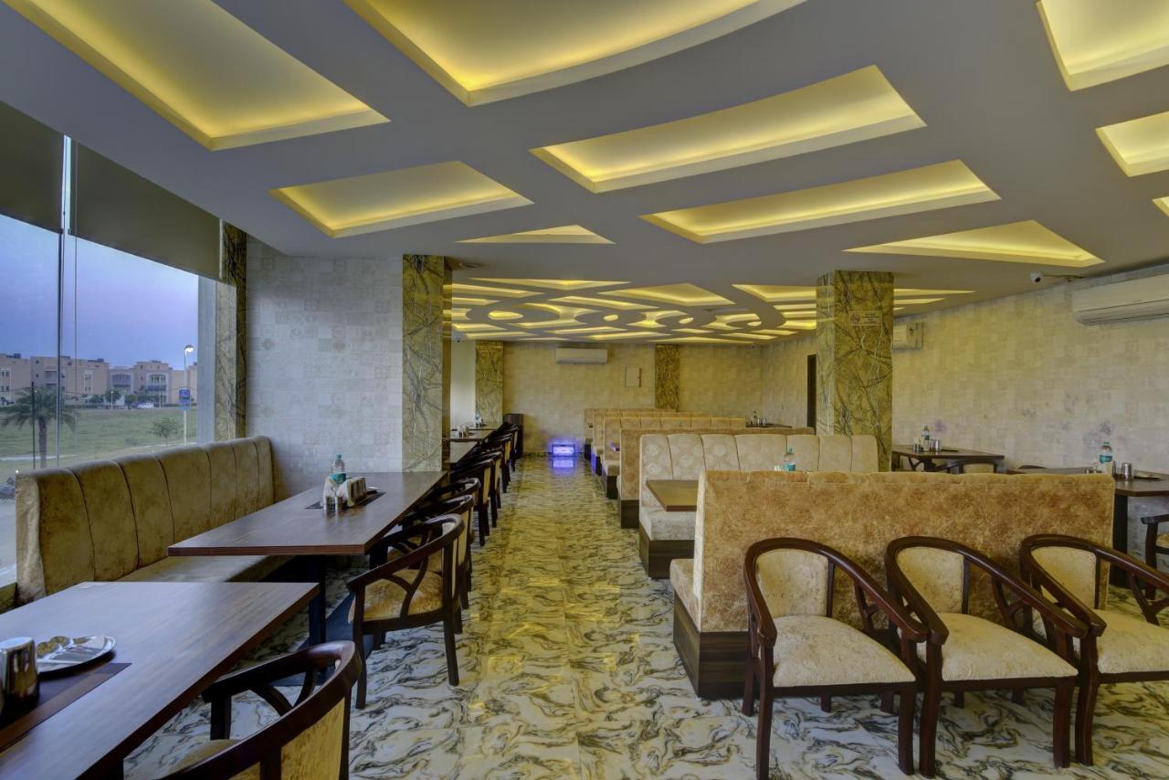 Country Inn Hotels & Resorts วรินดาวัน ภายนอก รูปภาพ