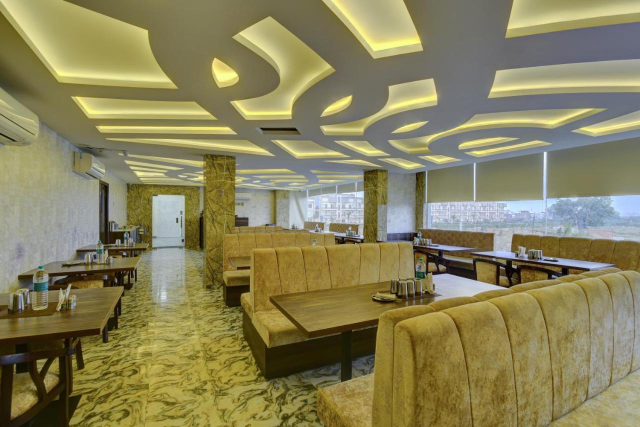 Country Inn Hotels & Resorts วรินดาวัน ภายนอก รูปภาพ
