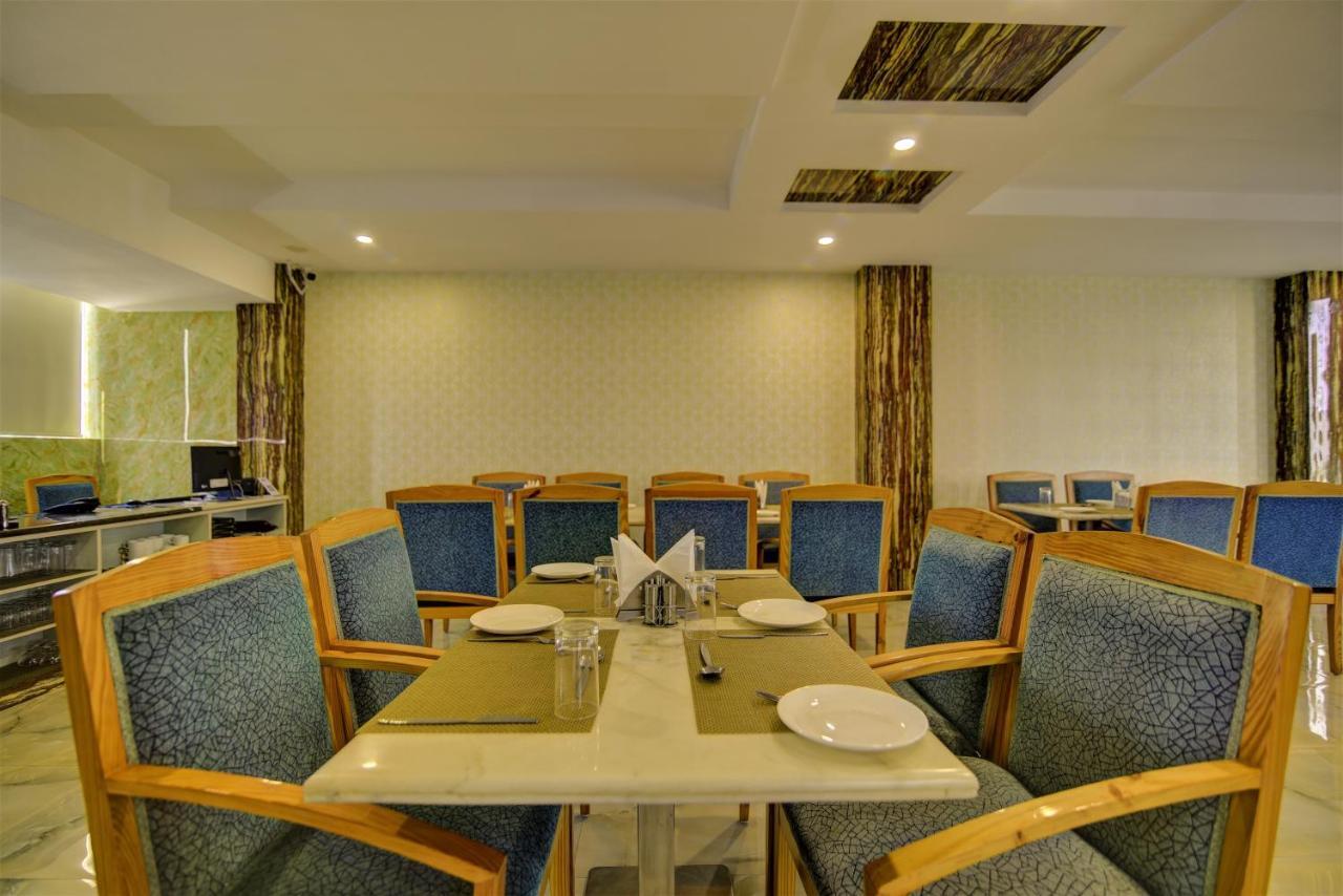 Country Inn Hotels & Resorts วรินดาวัน ภายนอก รูปภาพ