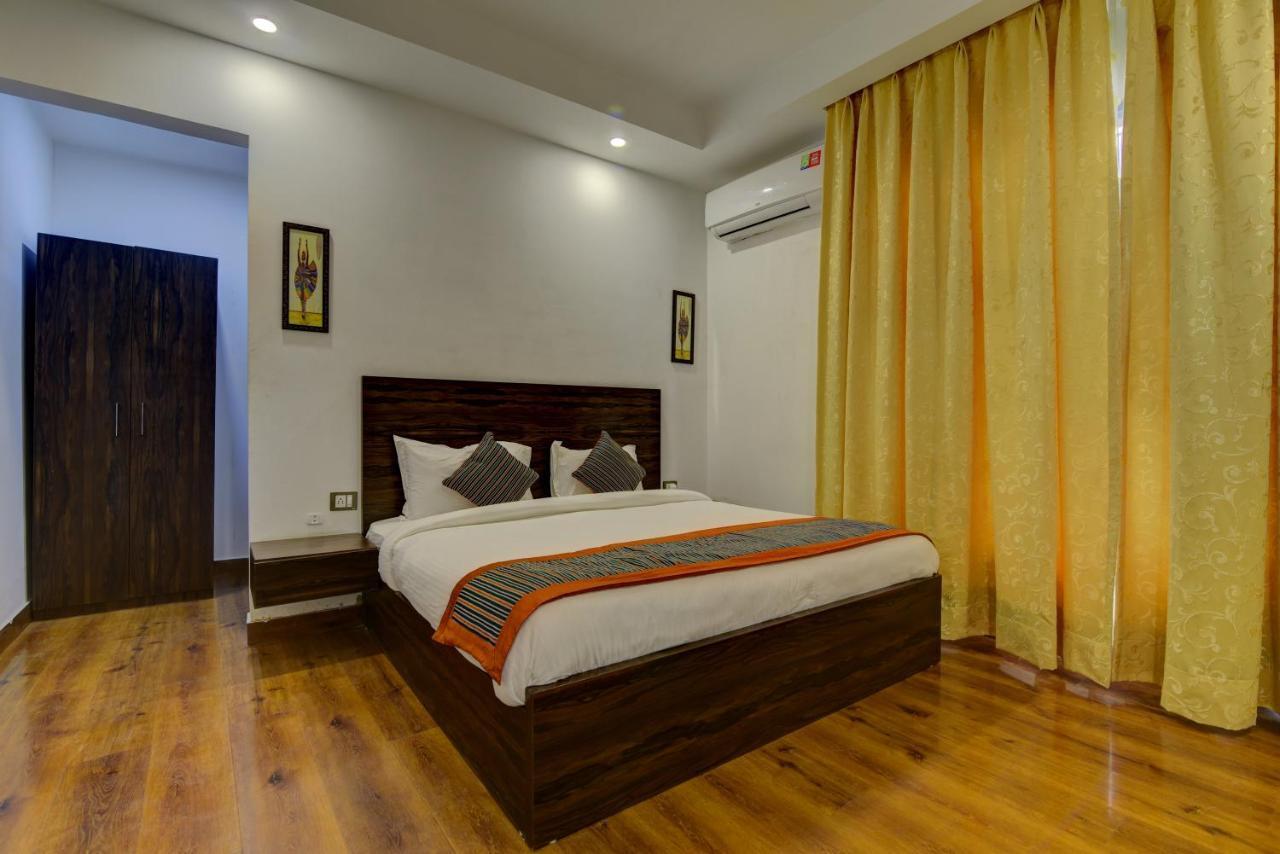 Country Inn Hotels & Resorts วรินดาวัน ภายนอก รูปภาพ
