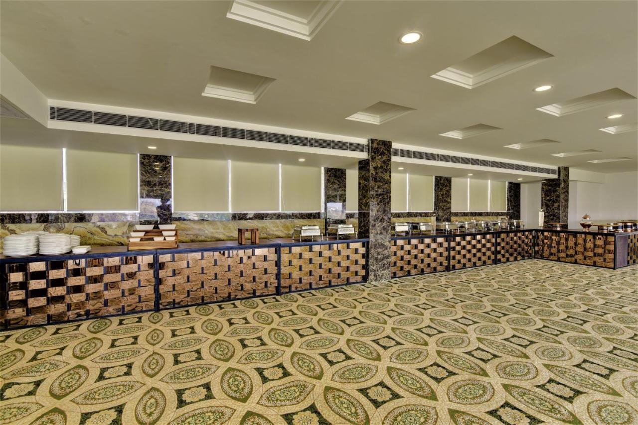 Country Inn Hotels & Resorts วรินดาวัน ภายนอก รูปภาพ